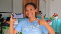 Grace On Oel Neolaka seorang mahasiswi di Kota Kupang merasakan manfaatnya penggunaan mobile JKN dalam mengakses layanan kesehatan.