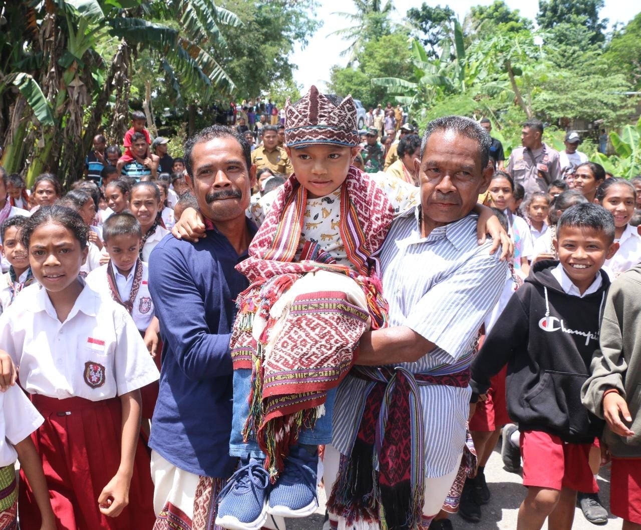 nono 3 Caesar Archangels Hendrik Meo Tnunay alias Nono sukses meraih juara 1 tingkat dunia dalam kompetisi matematika International Abacus World Competition 2022 yang digelar International Abacus Brain Gym saat tiba di Amarasi Selatan, Senin (30/1/2023).