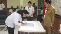 set Serah terima jabatan tinggi pratama dilakukan usai pelantikan para pejabat tinggi pratama lingkup Pemerintah Kabupaten Kupang. (foto prokopim setda Kabupaten Kupang)