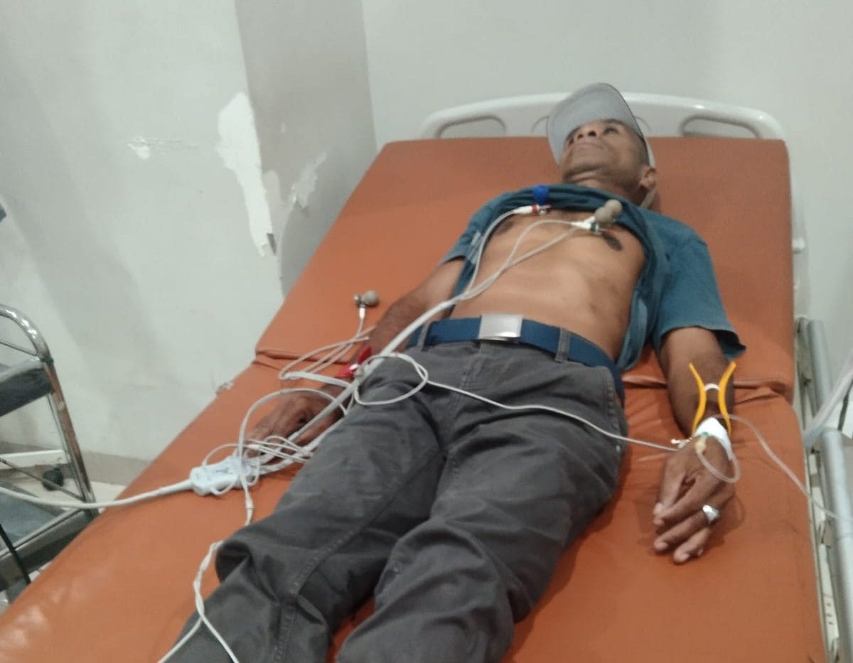 sakit kpps Ketua Kelompok Penyelenggara Pemungutan Suara (KPPS) di Kelurahan Tuak Daun Merah Kota Kupang Provinsi Nusa Tenggara Timur Bastian Donuhulu yang menderita sakit saat sedang menjalankan tugas penyelengara pemilu 2024