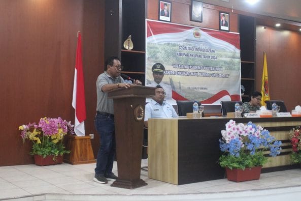 inovasi kabupaten kpg Pj Bupati Kupang Alexon Luma pada saat membuka kegiatan Sosialisasi Inovasi Daerah Kabupaten Kupang, yang berlangsung di Aula Kantor Bupati Kupang, Jumat (17/5/2024).