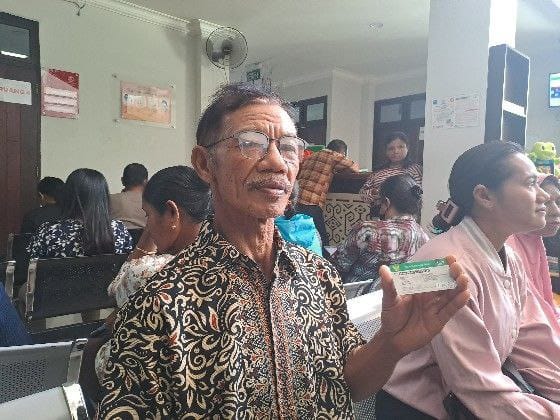 Hubertus (66), peserta Program Jaminan Kesehatan Nasional (JKN) segmen Penerima Bantuan Iuran APBN yang ditanggung oleh pemerintah.