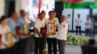nomor urut Pasangan Simon Petrus Kamlasi-Adrianus Garu mendapat nomor urut 3 sebagai pasangan calon Gubernur dan Wakil Gubernur NTT pada Pilkada serentak NTT 27 November 20224.