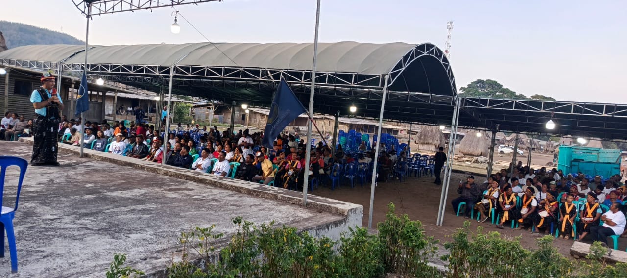 siaga 2 Calon Wakil Gubernur Nusa Tenggara Timur (NTT) nomor urut 3, Adrianus Garu, melaksanakan kampanye di Kampung Wogo, Mata Loko, Kabupaten Ngada, yang menyuguhkan momen penuh makna, Minggu (29/9/2024).