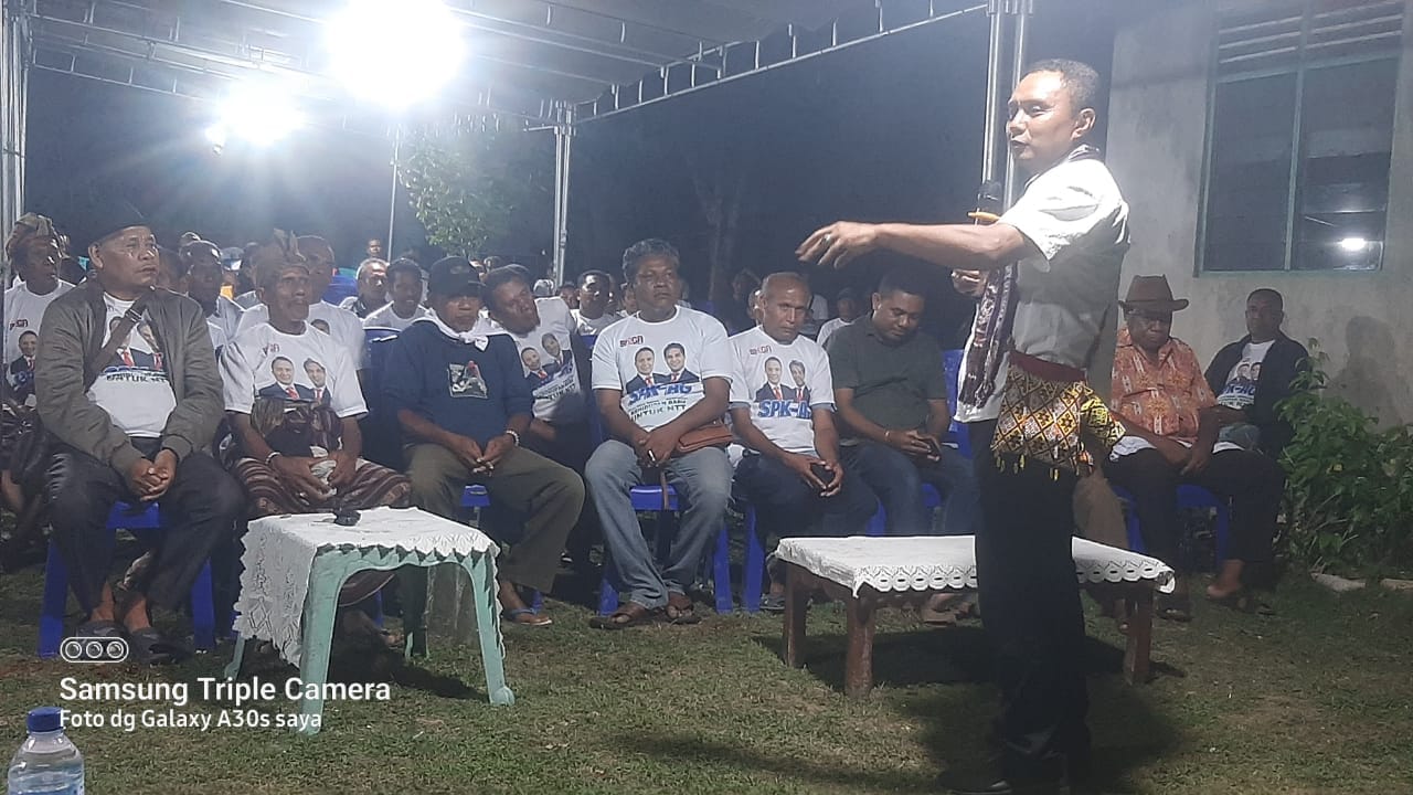 amarasi 1 Calon Gubernur NTT, Simon Petrus Kamlasi saat bertatap muka dengan warga di Kecamatan Taebenu, Kabupaten Kupang, Selasa.