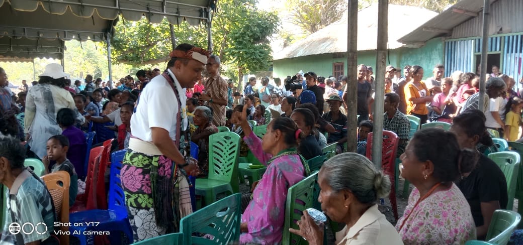 spk 3 Calon Gubernur NTT Simon Petrus Kamlasi merupakan sosok yang sangat dekat dengan masyarakat terutama di wilayah pedesaan.