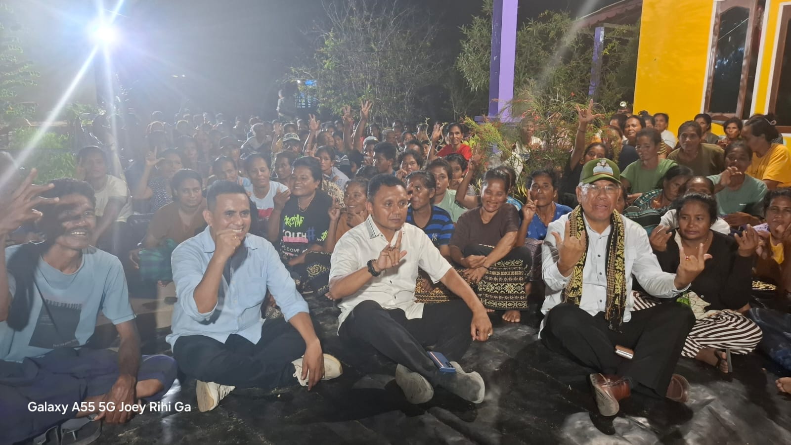 sabuspk Calon Gubernur NTT, Simon Petrus Kamlasi (SPK) melakukan blusukan politik di Kabupaten Sabu Raijua pada Kamis, (21/11/2024).