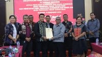 kpu 1 KPU Provinsi NTT menggelar hari kedua Rapat Pleno Rekapitulasi Hasil Penghitungan Perolehan Suara Pemilihan Gubernur dan Wakil Gubernur NTT 2024, Minggu (8/12/2024). FOTO KPU NTT