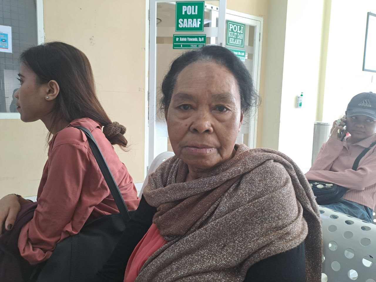 kristina Kristina (61), seorang ibu rumah tangga yang terdaftar sebagai peserta JKN pada segmen Penerima Bantuan Iuran (PBI)