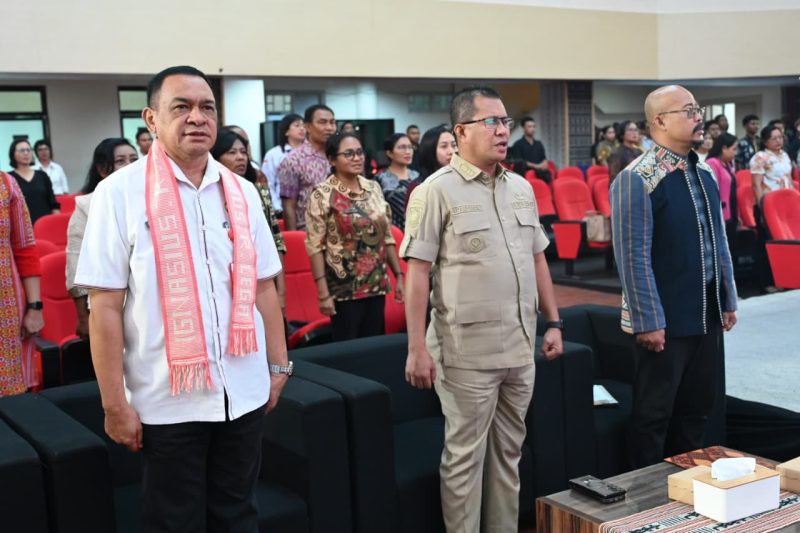 pesparawi Bupati Kupang Yosef Lede menghadiri pembukaan Pekan Seni dan Paduan Suara (Pesparawi) Tahun 2025 yang diselenggarakan oleh Institut Agama Kristen Negeri (IAKN) Kupang, bertempat di Aula El Tari Kupang, Rabu (12/11/2025).