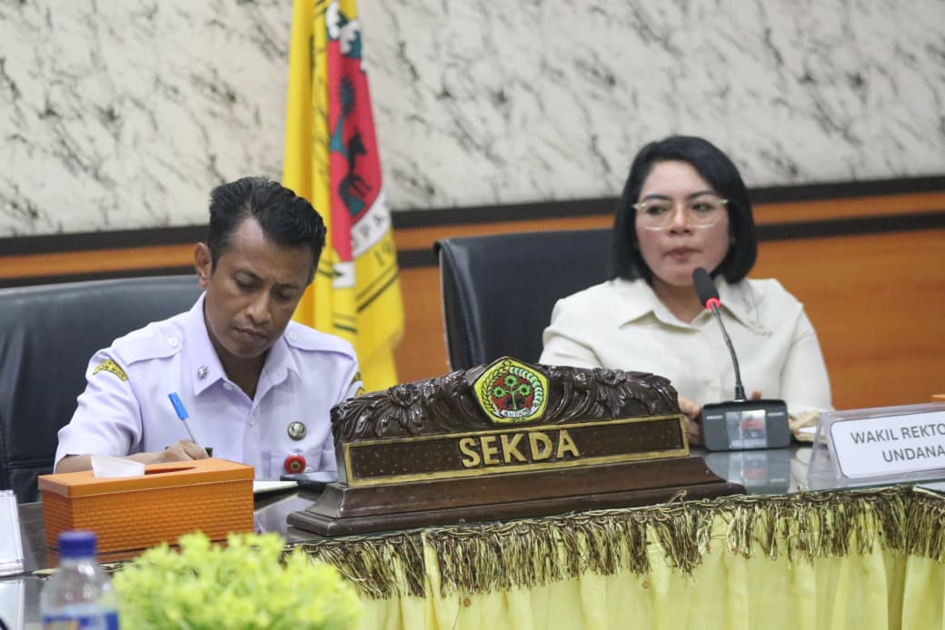 Sekretaris Daerah Kabupaten Kupang, Mateldius Sanam, Rabu (11/2), menggelar pertemuan koordinasi bersama Wakil Rektor I Bidang Akademik Undana, Prof. Dr. drh. Annytha I. R. Detha, M.Si terkait pembahasan rencana kegiatan penilitian dan pengabdian yang relevan dengan kebutuhan dan prioritas Pembangunan daerah Kabupaten Kupang.