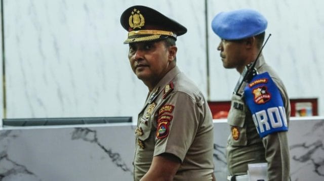 - Mantan Kapolres Bima Kota AKBP Didik Putra Kuncoro juga ditetapkan sebagai tersangka penerima aliran dana hasil tindak pidana narkoba mencapai Rp2,8 miliar.