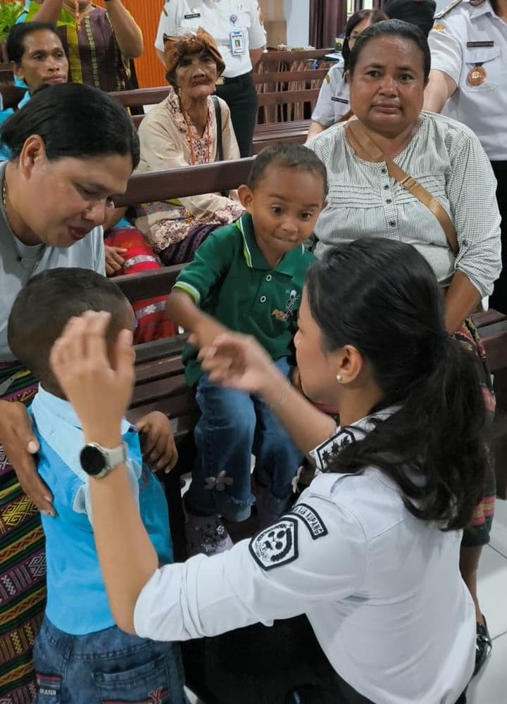 wakil bupat kpg Wakil Bupati Kupang Aurum Titu Eki bersama Tim Percepatan Pencegahan Stunting Kabupaten Kupang melaksanakan kunjungan lapangan dan monitoring kegiatan Posyandu di Desa Kiuoni, Kecamatan Fatuleu, Rabu (18/02/2026).