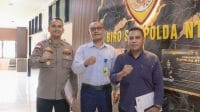 KETERANGAN FOTO/HO-HUMAS UNDANA- Kepala Biro Perencanaan dan Kerja Sama (BPKS) Undana, Yefry C. Adoe, S.E., M.AP (kedua dari kiri) melakukan pertemuan koordinasi di Kantor Polda NTT, Rabu (25/2), bersama PS. Kasubbagselek Bagdalpers RO SDM Polda NTT, AKP I Gusti Andre Putra Sidarta terkait pembentukan Pusat Studi Kepolisian (PSK) di NTT.