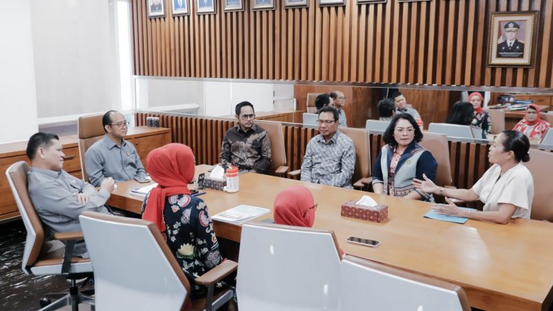 KETERANGAN FOTO/HO HUMAS UNDANA - - Rektor Undana, Prof. Dr. Ir. Jefri S. Bale, ST., M.Eng., menemui Direktur Jenderal Administrasi Hukum Umum (AHU) Kementerian Hukum RI, Dr. Widodo, S.H., M.H., guna mengajukan rencana pembukaan Program Studi (Prodi) Kenotariatan, Selasa (10/3/2026).