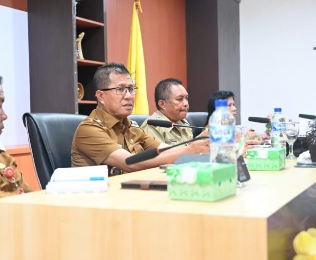 KETERANGAN FOTO/HO-PROKOPIM SETDA KABUPATEN KUPANG - Bupati Yosef Lede