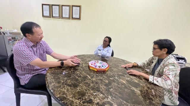 Kantor Wilayah Hukum Asasi Manusia (HAM) Provinsi Nusa Tenggara Timur terus melakukan edukasi penguatan kapasitas Hak Asasi Manusia bagi Pelaku Usaha maupun instansi pemerintah di Kota Kupang guna meminimalisir adanya permasalahan HAM