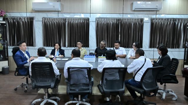 Foto /Prokopim Kota Kupang Wali Kota Kupang, dr. Christian Widodo, ketika menerima audiensi Serikat Media Siber Indonesia (SMSI) Provinsi NTT yang dipimpin Ketua SMSI NTT, Beni Jahang, bersama jajaran pengurus yang berlangsung di Ruang Kerja Wali Kota, Selasa (28/4).