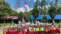 pengabdian Keterangan - Mahasiswa Program Studi (Prodi) Ilmu Komunikasi Fakultas Ilmu Sosial dan Ilmu Politik (FISIP) Universitas Nusa Cendana (Undana) sukses menuntaskan misi pengabdian masyarakat lintas kabupaten di Pulau Flores, Nusa Tenggara Timur. Foto/ho-humas undana